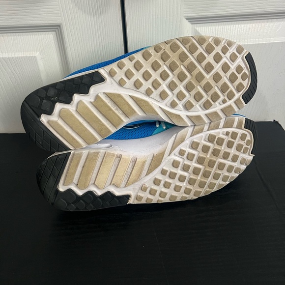 ZUMBA Women's Air Funk Sneakers, Nonslip Mid-Top Dance Sneakers Size 7 Blue - Picture 7 of 11